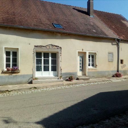 Chambres Chez L Habitant Frasne-les-Meulieres 外观 照片